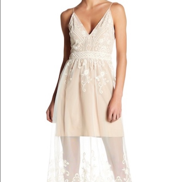 Wayf Dresses & Skirts - Hi-lo dress. 2nd Rose Ceremony Dress. Wayf Dresses & Skirts - Hi-lo dress. 2nd Rose Ceremony Dress.